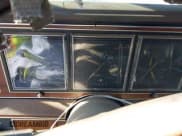 ✅ 1988 Lincoln Town Car • VIN: 1LNBM81F6JY705804 • Lot: 42671522. Wystawiony na IAAI z przebiegiem 12 466 mil. Bezpłatny archiwum sprzedaży aukcyjnych z USA i szczegółowy raport historii pojazdu na DreamBid. Zdjęcie 7.