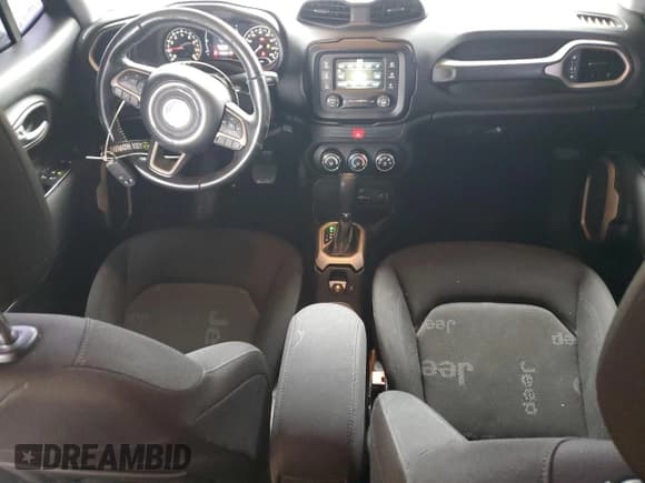 ✅ 2017 Jeep Renegade Latitude • VIN: ZACCJABB5HPF37984 • Lot: 52618355. Listed on Copart with 123,335 mi. Free auction sales archive from the USA and detailed vehicle history report at DreamBid. Image 8.