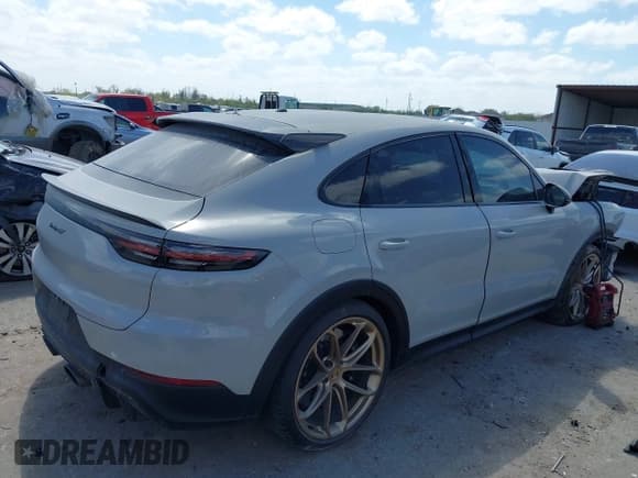 ✅ 2022 Porsche Cayenne • VIN: WP1BK2AY4NDA60106 • Лот: 41803654. Опубликован ранее на IAAI с пробегом Не указан. Бесплатный доступ к архиву аукционных продаж из США и подробный отчёт об истории автомобиля на DreamBid. Изображение 4.