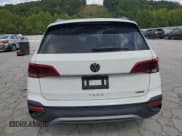 ✅ 2022 Volkswagen Taos S • VIN: 3VVAX7B25NM016496 • Лот: 70756395. Опубликован ранее на Copart с пробегом 51 797 миль. Бесплатный доступ к архиву аукционных продаж из США и подробный отчёт об истории автомобиля на DreamBid. Изображение 6.