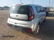 ✅ 2019 Kia Soul • VIN: KNDJN2A20K7021961 • Lot: 42811363. Wystawiony na IAAI z przebiegiem 104 644 mil. Bezpłatny archiwum sprzedaży aukcyjnych z USA i szczegółowy raport historii pojazdu na DreamBid. Zdjęcie 4.