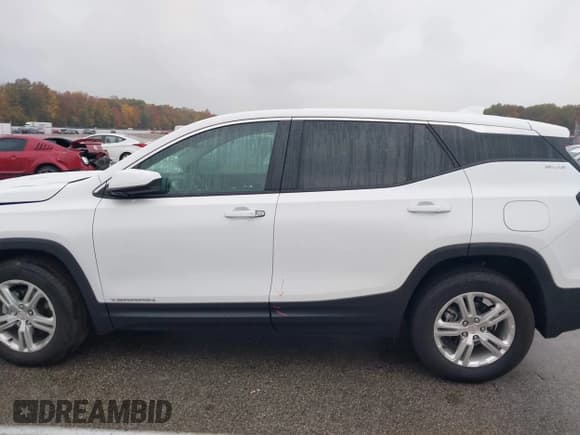 ✅ 2024 GMC Terrain SLE • VIN: 3GKALMEG6RL339262 • Lot: 43569889. Wystawiony na IAAI z przebiegiem 22 452 mil. Bezpłatny archiwum sprzedaży aukcyjnych z USA i szczegółowy raport historii pojazdu na DreamBid. Zdjęcie 14.