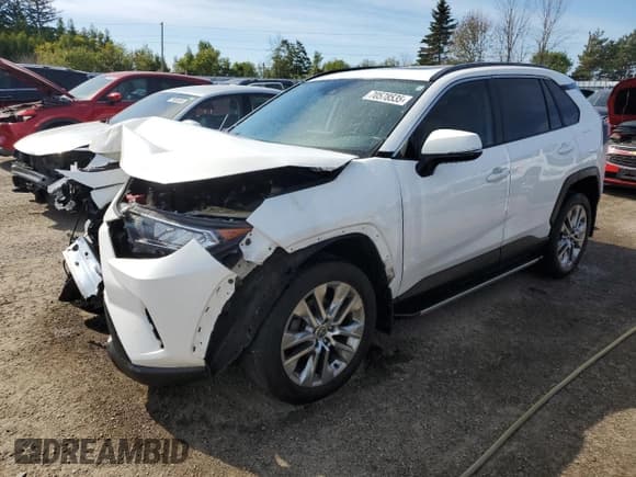 ✅ 2021 Toyota RAV4 XLE • VIN: 2T3R1RFV9MC223801 • Lot: 70578535. Wystawiony na Copart z przebiegiem 99 846 mil. Bezpłatny archiwum sprzedaży aukcyjnych z USA i szczegółowy raport historii pojazdu na DreamBid. Zdjęcie 1.