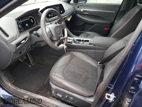 ✅ 2021 Hyundai Sonata SEL Plus • VIN: 5NPEJ4J26MH063235 • Lot: 37758433. Wystawiony na Copart z przebiegiem 25 784 mil mil. Skorzystaj z bezpłatnego archiwum sprzedaży aukcyjnych z USA i zobacz szczegółowy raport historii pojazdu na DreamBid. Zdjęcie 7.