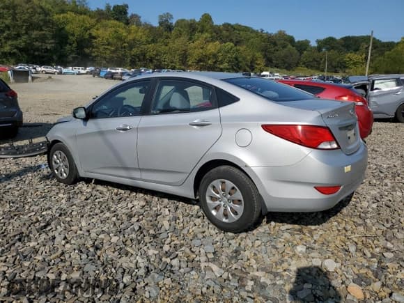 ✅ 2015 Hyundai Accent GLS • VIN: KMHCT4AEXFU928949 • Лот: 70545774. Опубликован ранее на Copart с пробегом 119 717 миль. Бесплатный доступ к архиву аукционных продаж из США и подробный отчёт об истории автомобиля на DreamBid. Изображение 2.