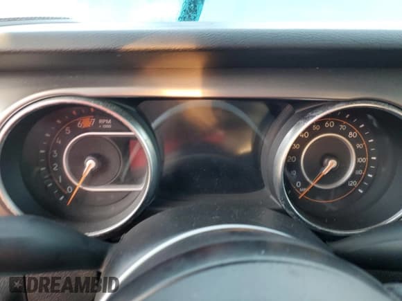 ✅ 2020 Jeep Wrangler Willys • VIN: 1C4GJXAN0LW196571 • Lot: 73794314. Wystawiony na Copart z przebiegiem Nie podano. Bezpłatny archiwum sprzedaży aukcyjnych z USA i szczegółowy raport historii pojazdu na DreamBid. Zdjęcie 9.