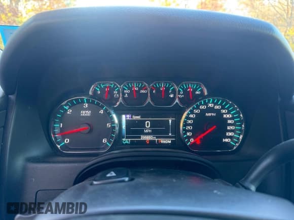 ✅ 2016 Chevrolet Suburban LT • VIN: 1GNSKHKC8GR433135 • Lot: 78522154. Wystawiony na Copart z przebiegiem 296 860 mil. Bezpłatny archiwum sprzedaży aukcyjnych z USA i szczegółowy raport historii pojazdu na DreamBid. Zdjęcie 8.