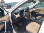 ✅ 2019 Toyota RAV4 XLE • VIN: 2T3W1RFV9KW054944 • Lot: 43463220. Listed on IAAI with 124,681 mi. Free auction sales archive from the USA and detailed vehicle history report at DreamBid. Image 5.