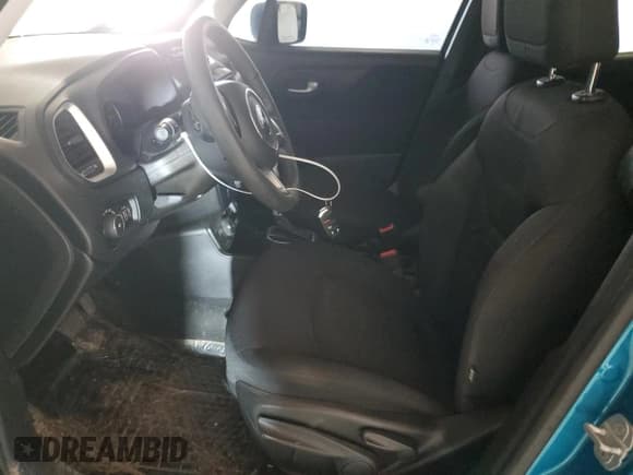 ✅ 2020 Jeep Renegade Latitude • VIN: ZACNJBBB2LPL23877 • Lot: 51942675. Wystawiony na Copart z przebiegiem 67 720 mil. Bezpłatny archiwum sprzedaży aukcyjnych z USA i szczegółowy raport historii pojazdu na DreamBid. Zdjęcie 7.