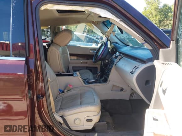 ✅ 2010 Ford Flex SEL • VIN: 2FMGK5CCXABA58463 • Lot: 43398745. Wystawiony na IAAI z przebiegiem 209 927 mil. Bezpłatny archiwum sprzedaży aukcyjnych z USA i szczegółowy raport historii pojazdu na DreamBid. Zdjęcie 5.