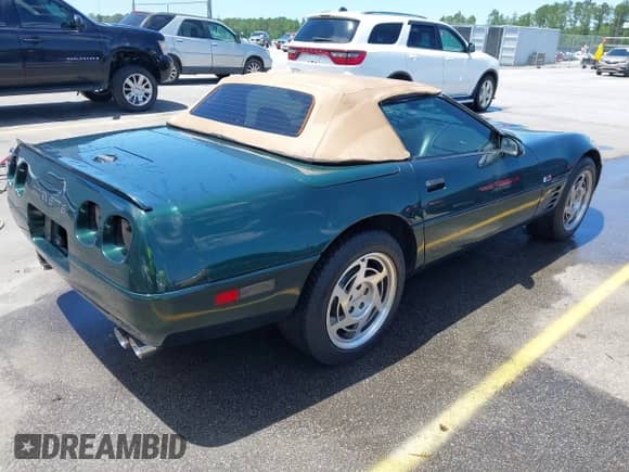 ✅ 1994 Chevrolet Corvette • VIN: 1G1YY32PXR5104737 • Lot: 42273777. Wystawiony na IAAI z przebiegiem 167 399 mil. Bezpłatny archiwum sprzedaży aukcyjnych z USA i szczegółowy raport historii pojazdu na DreamBid. Zdjęcie 4.