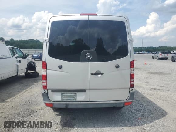✅ 2012 Mercedes-Benz Sprinter Passenger • VIN: WDZPE7CC6C5625069 • Лот: 60524795. Опубликован ранее на Copart с пробегом 102 975 миль. Бесплатный доступ к архиву аукционных продаж из США и подробный отчёт об истории автомобиля на DreamBid. Изображение 6.