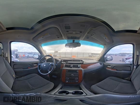 ✅ 2008 Chevrolet Suburban LTZ • VIN: 1GNFC160X8R252335 • Lot: 43109812. Wystawiony na IAAI z przebiegiem 324 571 mil. Bezpłatny archiwum sprzedaży aukcyjnych z USA i szczegółowy raport historii pojazdu na DreamBid. Zdjęcie 19.