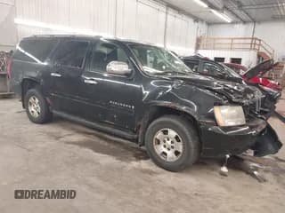 ✅ 2008 Chevrolet Suburban 2LT • VIN: 1GNFK16348J103883 • Lot: 42593866. Wystawiony na IAAI z przebiegiem 272 026 mil. Bezpłatny archiwum sprzedaży aukcyjnych z USA i szczegółowy raport historii pojazdu na DreamBid. Zdjęcie 1.