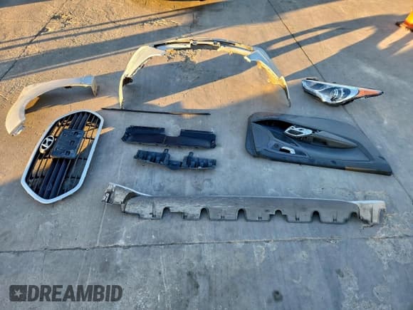 ✅ 2013 Hyundai Veloster Turbo • VIN: KMHTC6AE7DU162655 • Lot: 95734015. Listed on Copart with 89,453 mi. Free auction sales archive from the USA and detailed vehicle history report at DreamBid. Image 12.