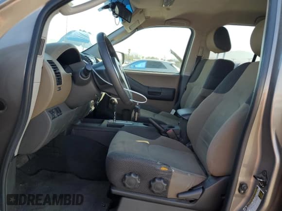 ✅ 2006 Nissan Xterra S • VIN: 5N1AN08UX6C549589 • Lot: 80241575. Wystawiony na Copart z przebiegiem 205 356 mil. Bezpłatny archiwum sprzedaży aukcyjnych z USA i szczegółowy raport historii pojazdu na DreamBid. Zdjęcie 7.