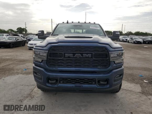 ✅ 2024 Ram 3500 Limited • VIN: 3C63R3RL4RG231596 • Лот: 62060064. Опубликован ранее на Copart с пробегом 4 052 миль. Бесплатный доступ к архиву аукционных продаж из США и подробный отчёт об истории автомобиля на DreamBid. Изображение 5.