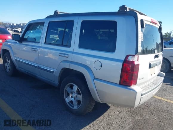 ✅ 2010 Jeep Commander Sport • VIN: 1J4RG4GK0AC112941 • Лот: 43895334. Опубликован ранее на IAAI с пробегом 212 257 миль. Бесплатный доступ к архиву аукционных продаж из США и подробный отчёт об истории автомобиля на DreamBid. Изображение 3.