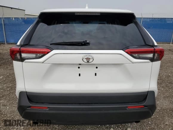✅ 2022 Toyota RAV4 LE • VIN: 2T3B1RFV1NC266449 • Лот: 64582065. Опубликован ранее на Copart с пробегом 28 231 миль. Бесплатный доступ к архиву аукционных продаж из США и подробный отчёт об истории автомобиля на DreamBid. Изображение 6.