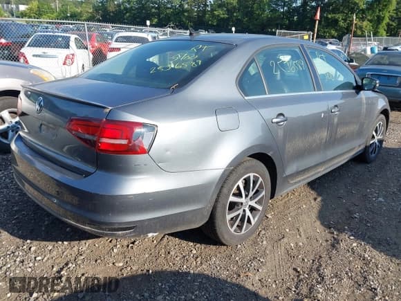 ✅ 2017 Volkswagen Jetta SE • VIN: 3VWB67AJ3HM313153 • Lot: 42620268. Listed on IAAI with Not provided. Free auction sales archive from the USA and detailed vehicle history report at DreamBid. Image 4.