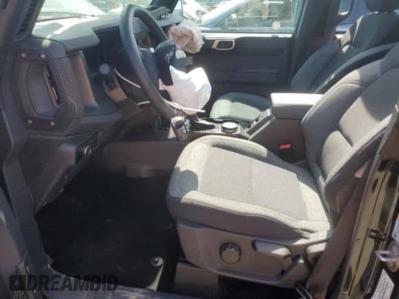 ✅ 2025 Ford Bronco Big Bend • VIN: 1FMDE7BH5SLA64160 • Лот: 65975475. Опубликован ранее на Copart с пробегом 162 миль. Бесплатный доступ к архиву аукционных продаж из США и подробный отчёт об истории автомобиля на DreamBid. Изображение 7.