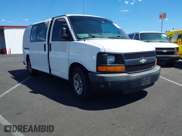 ✅ 2013 Chevrolet Express Cargo • VIN: 1GCSGAFX4D1154340 • Lot: 42736448. Wystawiony na IAAI z przebiegiem 290 690 mil. Bezpłatny archiwum sprzedaży aukcyjnych z USA i szczegółowy raport historii pojazdu na DreamBid. Zdjęcie 1.