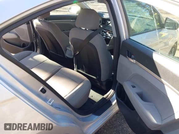 ✅ 2019 Hyundai Elantra SE • VIN: 5NPD74LF8KH470111 • Lot: 41348635. Listed on IAAI with 109,880 mi. Free auction sales archive from the USA and detailed vehicle history report at DreamBid. Image 8.