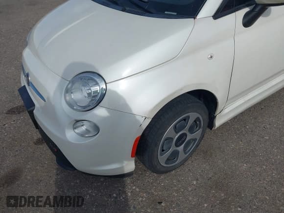 ✅ 2015 FIAT 500e • VIN: 3C3CFFGE9FT522920 • Lot: 41725773. Listed on IAAI with 53,300 mi. Free auction sales archive from the USA and detailed vehicle history report at DreamBid. Image 6.