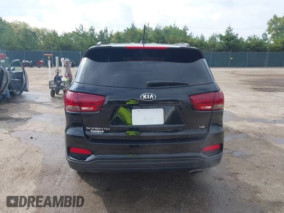 ✅ 2019 Kia Sorento LX • VIN: 5XYPG4A50KG605998 • Лот: 43282715. Опубликован ранее на IAAI с пробегом 146 710 миль. Бесплатный доступ к архиву аукционных продаж из США и подробный отчёт об истории автомобиля на DreamBid. Изображение 17.