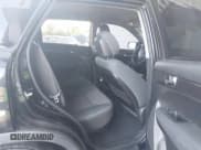 ✅ 2013 Kia Sorento LX • VIN: 5XYKT4A12DG345710 • Lot: 43658971. Wystawiony na IAAI z przebiegiem 205 886 mil. Bezpłatny archiwum sprzedaży aukcyjnych z USA i szczegółowy raport historii pojazdu na DreamBid. Zdjęcie 8.