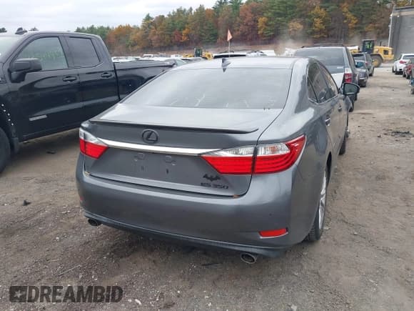 ✅ 2015 Lexus ES 330 • VIN: JTHBK1GGXF2177825 • Lot: 43567347. Listed on IAAI with 144,653 mi. Free auction sales archive from the USA and detailed vehicle history report at DreamBid. Image 16.