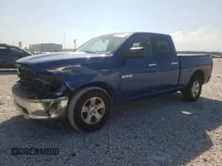 2010 Dodge 1500 ST z VIN 1D7RB1GPXAS109135, wystawiony jako Copart lot #68433494 z przebiegiem 184 488 mil mil oraz Szkoda całkowita • Salvage title. Historia ofert i sprzedaży dostępna na DreamBid. Obrazek 1.