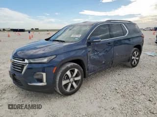 ✅ 2022 Chevrolet Traverse LT • VIN: 1GNERHKW5NJ132143 • Lot: 66302765. Wystawiony na Copart z przebiegiem 24 023 mil. Bezpłatny archiwum sprzedaży aukcyjnych z USA i szczegółowy raport historii pojazdu na DreamBid. Zdjęcie 1.