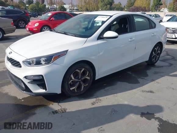 ✅ 2019 Kia Forte LXS • VIN: 3KPF24AD4KE093418 • Lot: 43780658. Wystawiony na IAAI z przebiegiem 88 110 mil. Bezpłatny archiwum sprzedaży aukcyjnych z USA i szczegółowy raport historii pojazdu na DreamBid. Zdjęcie 2.