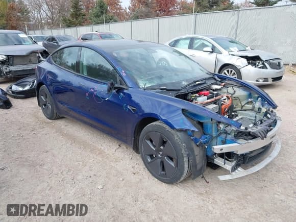 ✅ 2021 Tesla Model 3 Long Range • VIN: 5YJ3E1EB1MF974477 • Lot: 43647330. Wystawiony na IAAI z przebiegiem 46 051 mil. Bezpłatny archiwum sprzedaży aukcyjnych z USA i szczegółowy raport historii pojazdu na DreamBid. Zdjęcie 1.