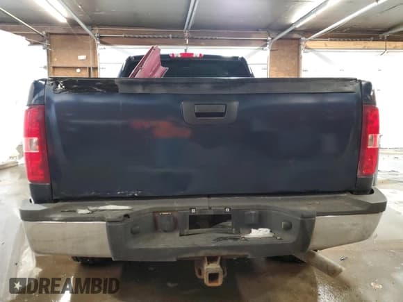 ✅ 2008 Chevrolet Silverado 2500HD 1LT • VIN: 1GCHK296X8E135422 • Lot: 88626145. Wystawiony na Copart z przebiegiem Nie podano. Bezpłatny archiwum sprzedaży aukcyjnych z USA i szczegółowy raport historii pojazdu na DreamBid. Zdjęcie 6.