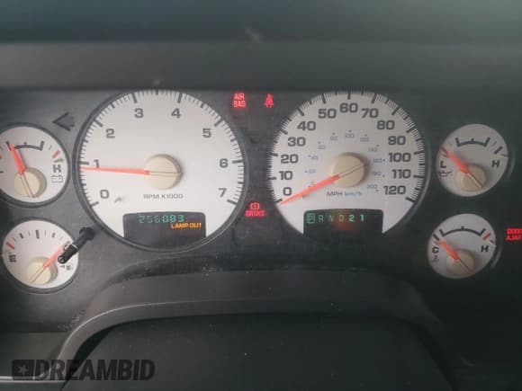 ✅ 2002 Dodge 1500 • VIN: 1D7HA18N32S592688 • Лот: 90039345. Опубликован ранее на Copart с пробегом 256 083 миль. Бесплатный доступ к архиву аукционных продаж из США и подробный отчёт об истории автомобиля на DreamBid. Изображение 9.