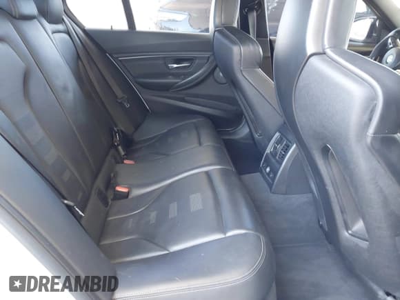 ✅ 2018 BMW M3 • VIN: WBS8M9C59J5J80093 • Лот: 42893604. Опубликован ранее на IAAI с пробегом Не указан. Бесплатный доступ к архиву аукционных продаж из США и подробный отчёт об истории автомобиля на DreamBid. Изображение 8.