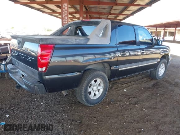 ✅ 2004 Chevrolet Avalanche Z66 • VIN: 3GNEC12T34G236497 • Lot: 43212783. Listed on IAAI with 225,344 mi. Free auction sales archive from the USA and detailed vehicle history report at DreamBid. Image 4.
