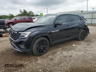 ✅ 2025 Volkswagen Atlas SE • VIN: 1V2KE2CA7SC209262 • Лот: 69488265. Опубликован ранее на Copart с пробегом 1 709 миль. Бесплатный доступ к архиву аукционных продаж из США и подробный отчёт об истории автомобиля на DreamBid. Изображение 1.