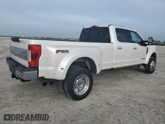 ✅ 2018 Ford F-450 XL • VIN: 1FT8W4DT0JEC17422 • Lot: 77902494. Wystawiony na Copart z przebiegiem 64 007 mil. Bezpłatny archiwum sprzedaży aukcyjnych z USA i szczegółowy raport historii pojazdu na DreamBid. Zdjęcie 3.