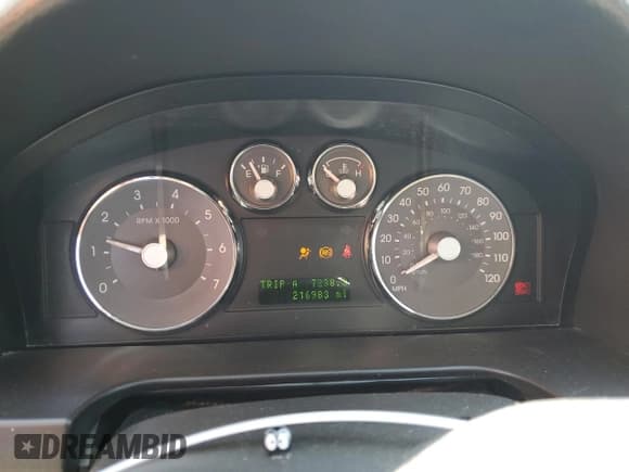 ✅ 2007 Mercury Milan • VIN: 3MEHM07Z37R607983 • Lot: 55635415. Wystawiony na Copart z przebiegiem 216 983 mil. Bezpłatny archiwum sprzedaży aukcyjnych z USA i szczegółowy raport historii pojazdu na DreamBid. Zdjęcie 9.