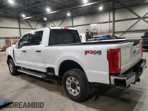✅ 2024 Ford F-350 XL • VIN: 1FT8W3BT1REE28749 • Lot: 85124005. Listed on Copart with 6,211 mi. Free auction sales archive from the USA and detailed vehicle history report at DreamBid. Image 2.