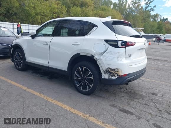 ✅ 2022 Mazda CX-5 S Premium Plus • VIN: JM3KFBEM9N0527760 • Lot: 43428530. Wystawiony na IAAI z przebiegiem 82 053 mil. Bezpłatny archiwum sprzedaży aukcyjnych z USA i szczegółowy raport historii pojazdu na DreamBid. Zdjęcie 3.