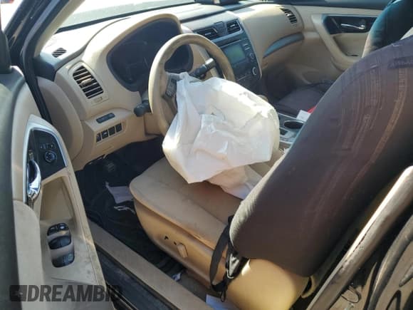 ✅ 2014 Nissan Altima S • VIN: 1N4AL3AP7EN240414 • Lot: 52906105. Listed on Copart with 215,172 mi. Free auction sales archive from the USA and detailed vehicle history report at DreamBid. Image 8.