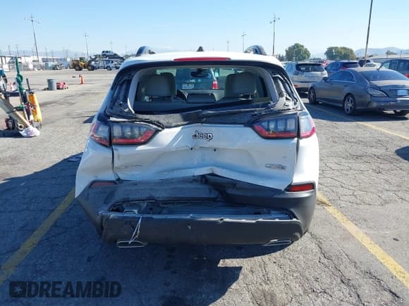 ✅ 2022 Jeep Cherokee Latitude Lux • VIN: 1C4PJMMX6ND513442 • Lot: 43753602. Wystawiony na IAAI z przebiegiem 55 107 mil. Bezpłatny archiwum sprzedaży aukcyjnych z USA i szczegółowy raport historii pojazdu na DreamBid. Zdjęcie 16.