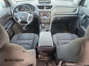 ✅ 2017 Chevrolet Traverse LT • VIN: 1GNKVGKD8HJ165830 • Лот: 85706975. Опубликован ранее на Copart с пробегом 173 180 миль. Бесплатный доступ к архиву аукционных продаж из США и подробный отчёт об истории автомобиля на DreamBid. Изображение 8.