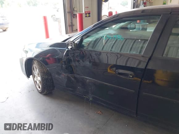 ✅ 2003 Cadillac CTS • VIN: 1G6DM57N430154755 • Lot: 42467586. Wystawiony na IAAI z przebiegiem 211 439 mil. Bezpłatny archiwum sprzedaży aukcyjnych z USA i szczegółowy raport historii pojazdu na DreamBid. Zdjęcie 6.