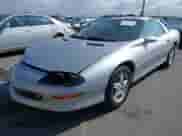 1997 Chevrolet Camaro z VIN 2G1FP22K4V2101038, wystawiony jako IAAI lot #41900016 z przebiegiem 139 207 mil mil oraz . Historia ofert i sprzedaży dostępna na DreamBid. Obrazek 2.