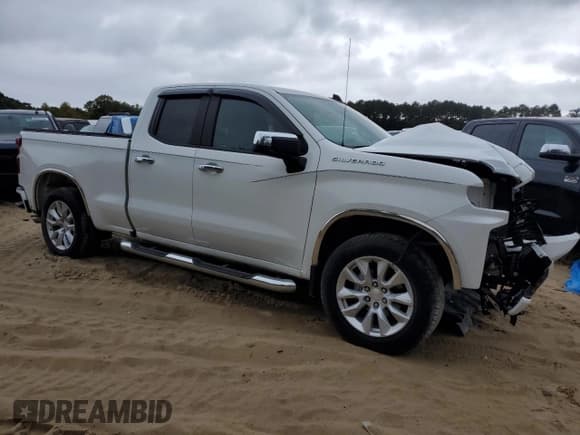 ✅ 2020 Chevrolet Silverado 1500 Custom • VIN: 1GCRWBEHXLZ283202 • Lot: 68265164. Wystawiony na Copart z przebiegiem 20 631 mil. Bezpłatny archiwum sprzedaży aukcyjnych z USA i szczegółowy raport historii pojazdu na DreamBid. Zdjęcie 4.